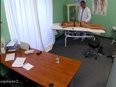 Порно видео медсестры кунилингус