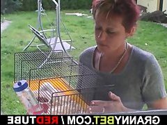 За долги трахнули онлайнза домом срут