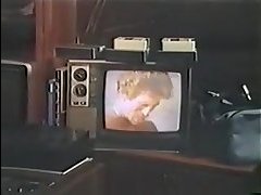 Видео парень сильно заводит грудастую девушкувидео парень скоростей по сексу 2 часа